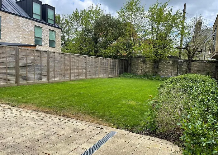 City Centre, Sleeps 7, Stunning Views & Parking, Interconnected Rooms Long Stay Work Contractor Leisure, Diamond Penthouse