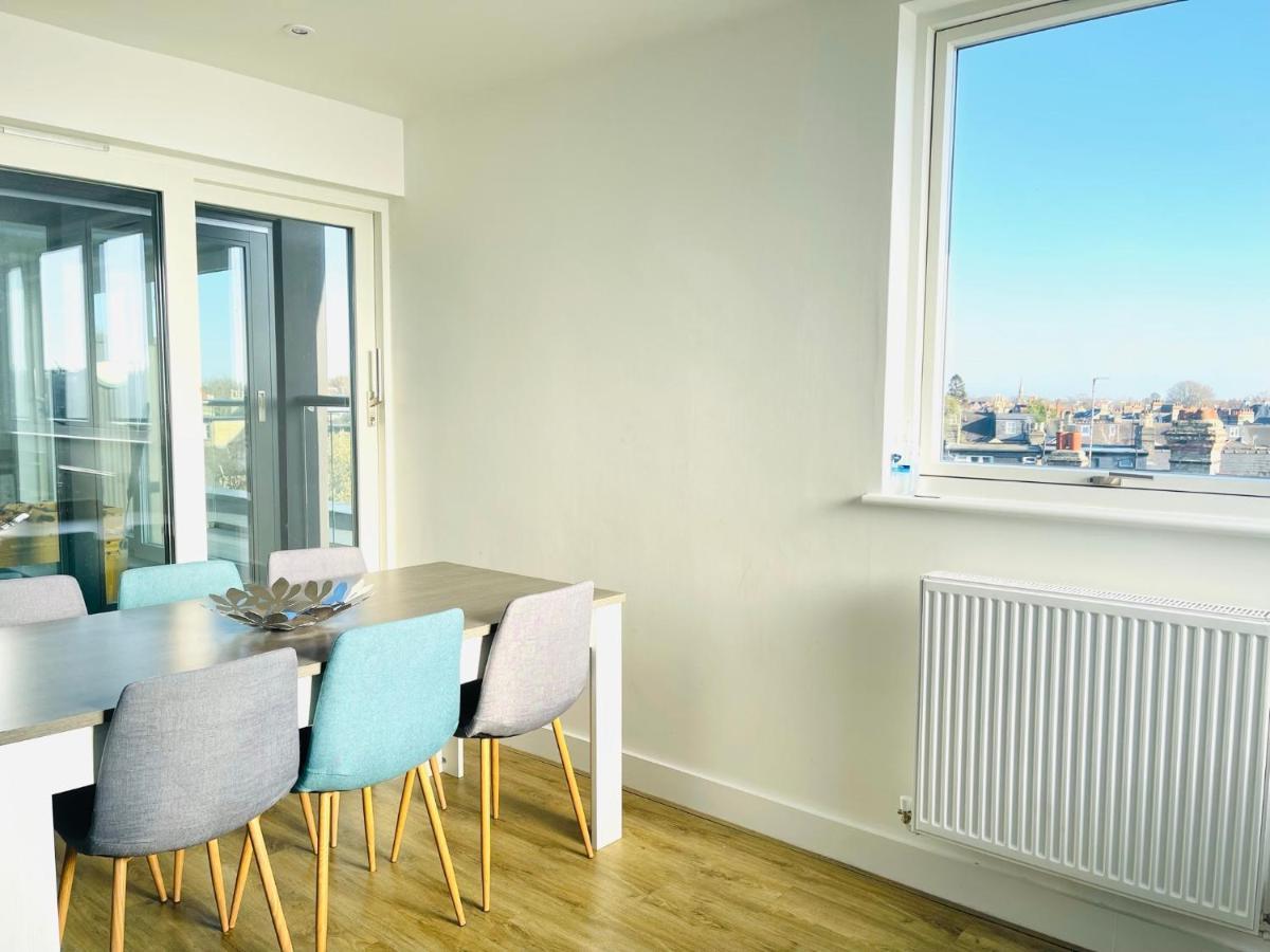 Diamond Penthouse: Centre Oasis With Stunning Views *