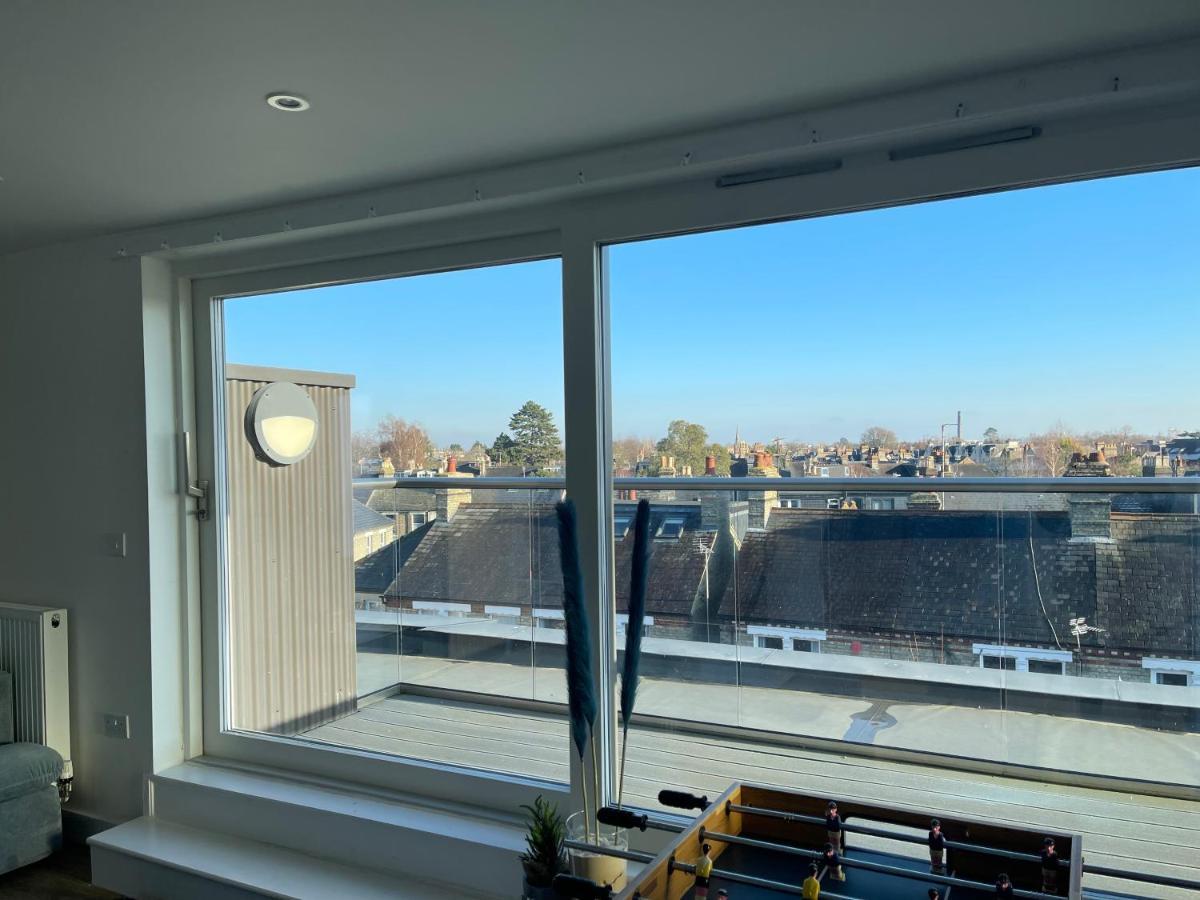 Diamond Penthouse: Centre Oasis With Stunning Views *