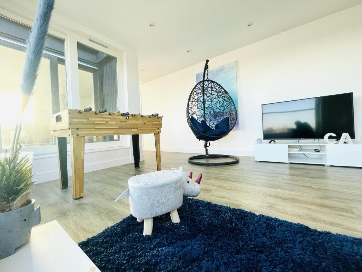 Diamond Penthouse: Centre Oasis With Stunning Views