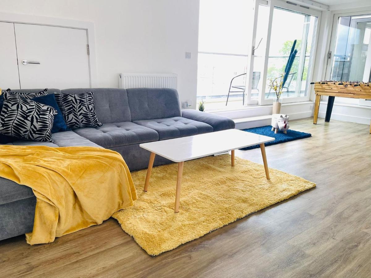 Diamond Penthouse: Centre Oasis With Stunning Views Apartment *